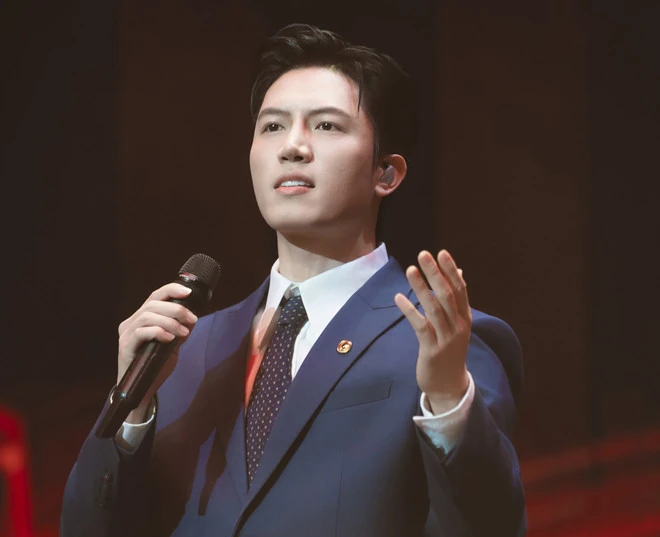 Nghệ sĩ trẻ Anh Tú sáng tác ca khúc về Đảng quang vinh