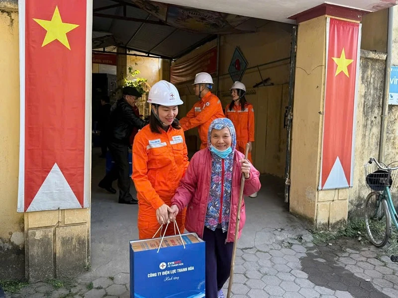 Lan tỏa giá trị tri ân khách hàng gắn với nâng cao ý thức sử dụng điện tiết kiệm, an toàn