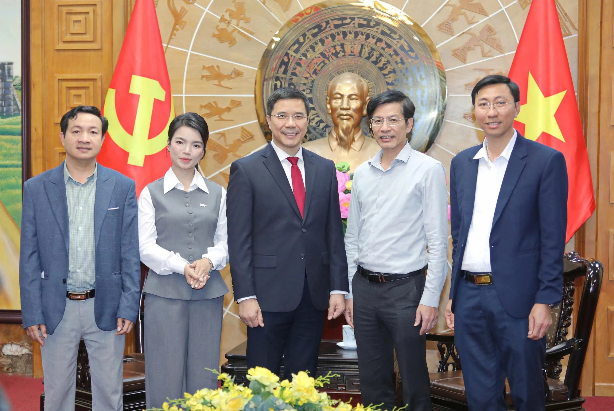 [E-Magazine]: Đoàn đại biểu Đảng bộ tỉnh Thanh Hóa phát huy trí tuệ, trách nhiệm, góp phần vào thành công chung của Đại hội XIV của Đảng