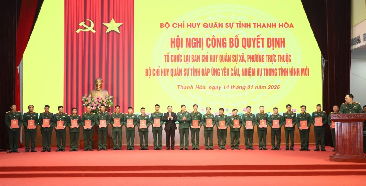 Công bố Quyết định tổ chức lại Ban Chỉ huy Quân sự cấp xã