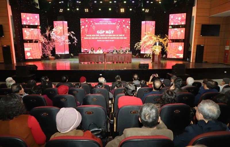 Báo và Phát thanh, truyền hình Thanh Hóa gặp mặt các thế hệ cán bộ, viên chức, người lao động