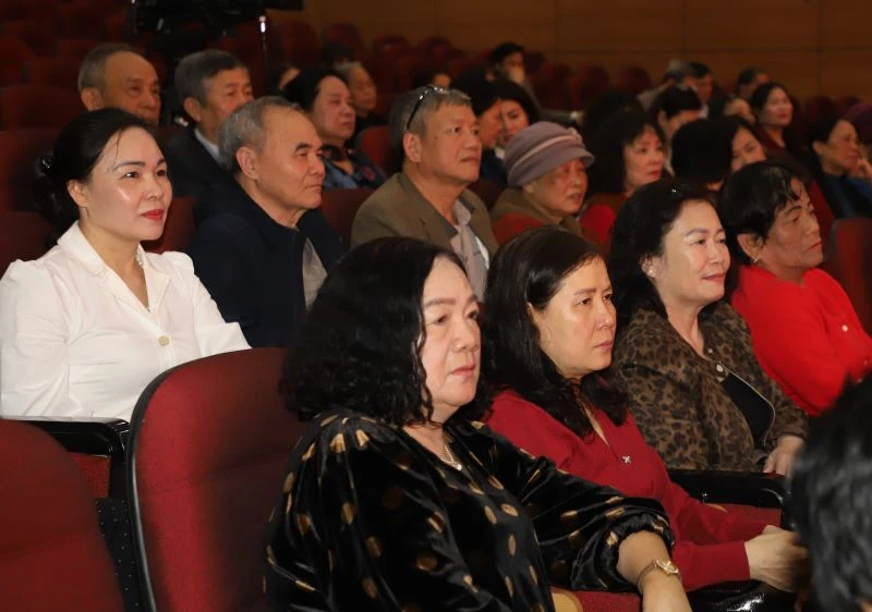 Báo và Phát thanh, truyền hình Thanh Hóa gặp mặt các thế hệ cán bộ, viên chức, người lao động