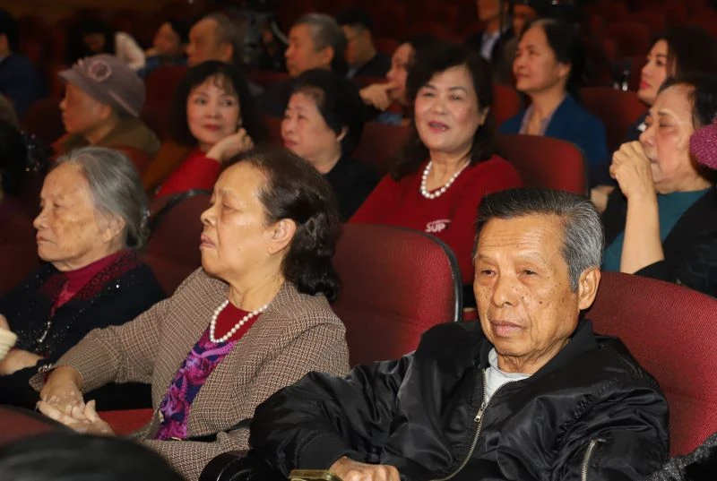 Báo và Phát thanh, truyền hình Thanh Hóa gặp mặt các thế hệ cán bộ, viên chức, người lao động