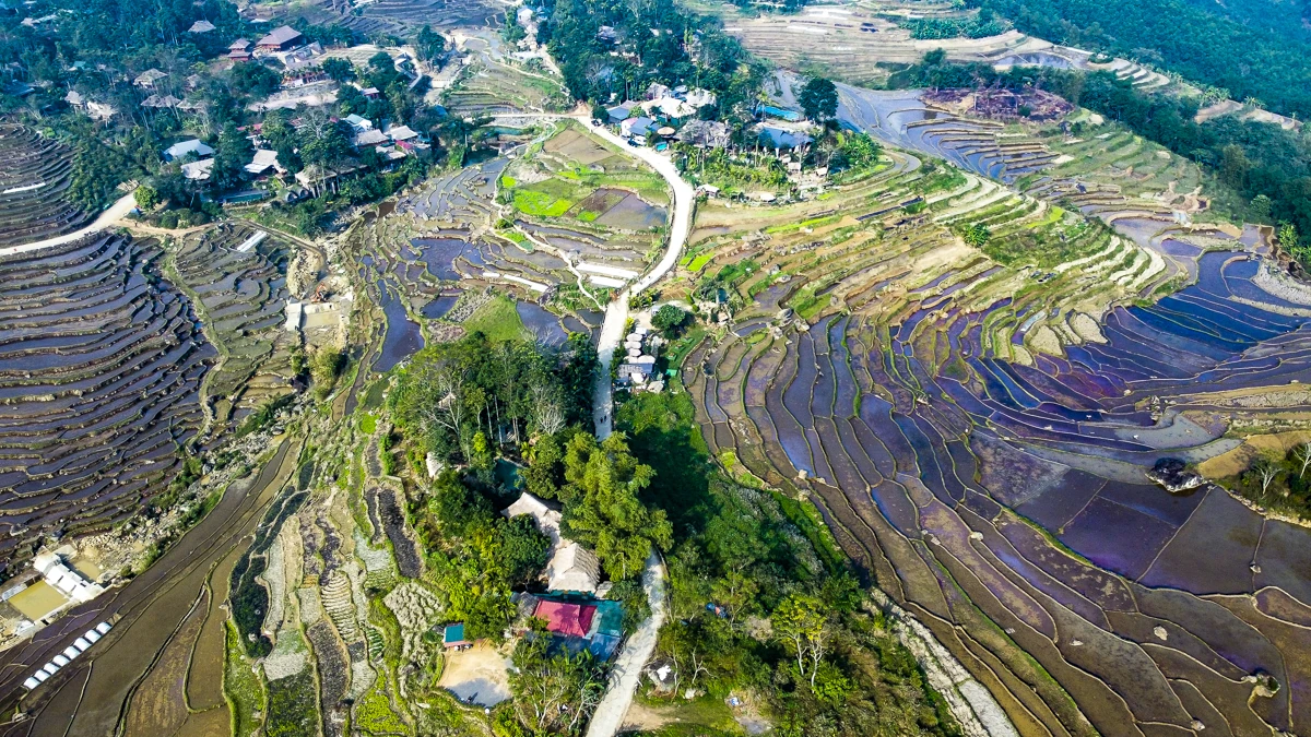 Ruộng bậc thang Pù Luông lung linh mùa nước đổ