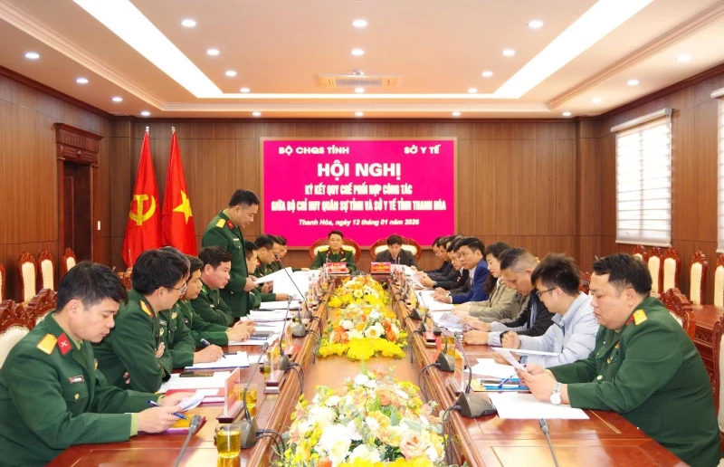 Bộ CHQS tỉnh và Sở Y tế ký kết quy chế phối hợp công tác