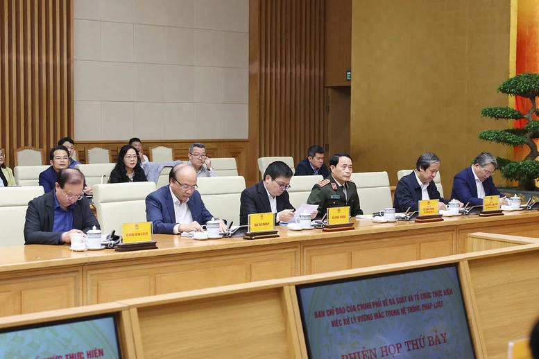 Thủ tướng: Xây dựng luật pháp phục vụ phát triển là cơ bản, chiến lược, lâu dài; phục vụ cho phòng, chống là thường xuyên, quan trọng