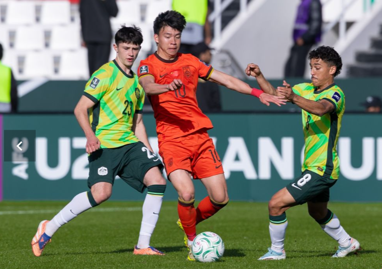 U23 Việt Nam đại chiến Saudi Arabia giành ngôi đầu; Barca khuất phục Real giành Siêu cúp