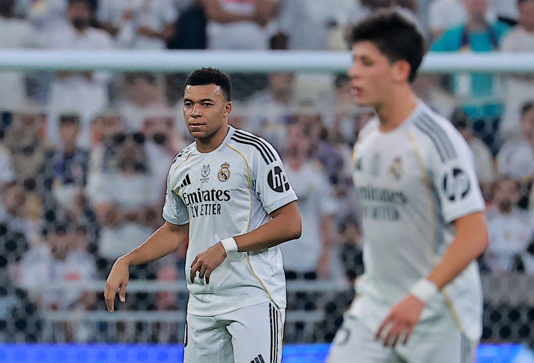 U23 Việt Nam đại chiến Saudi Arabia giành ngôi đầu; Barca khuất phục Real giành Siêu cúp