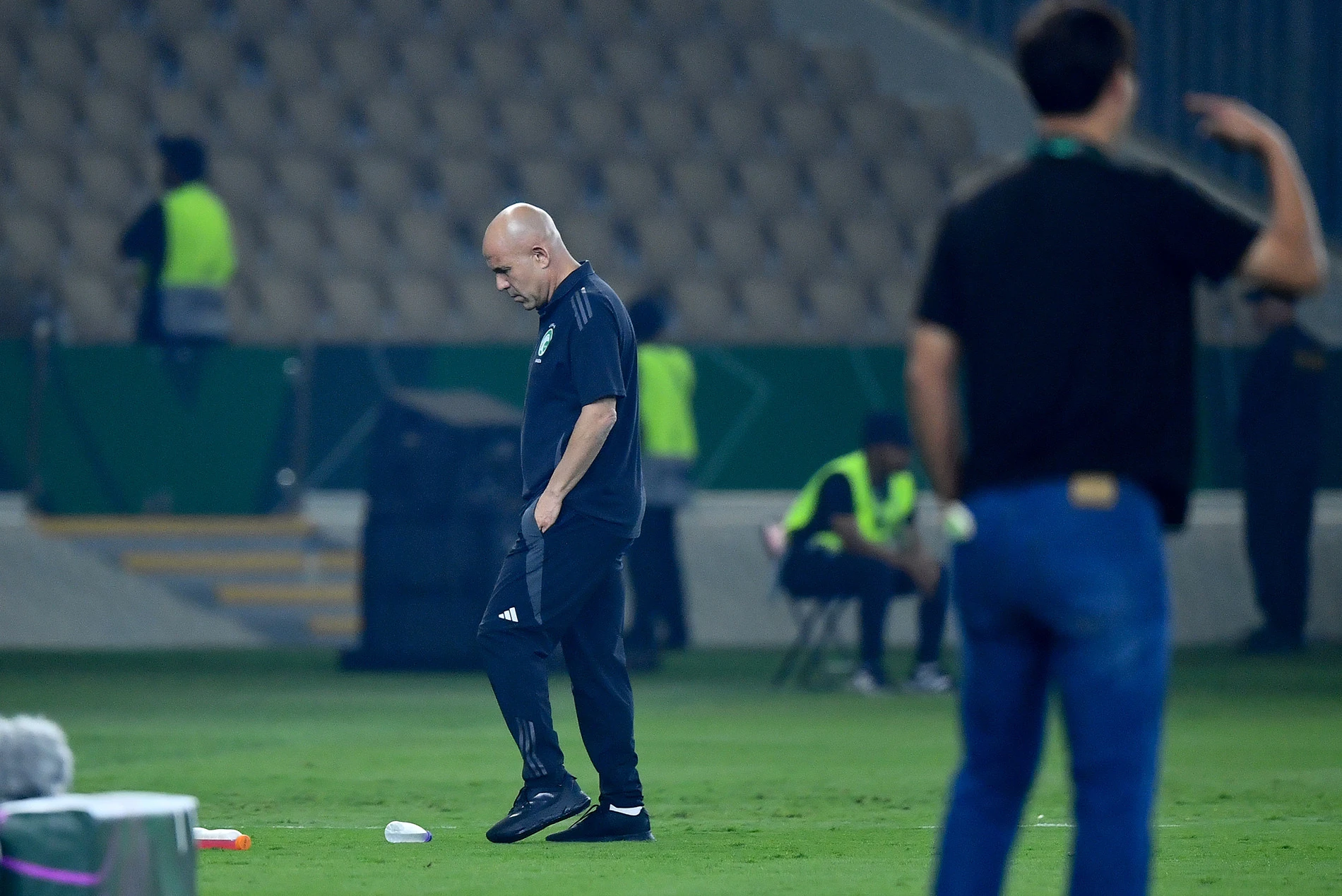 U23 Việt Nam lập kỳ tích toàn thắng, tiễn chủ nhà rời giải; Real Madrid bất ngờ sa thải HLV Xabi Alonso