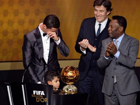 U23 Việt Nam lập kỳ tích toàn thắng, tiễn chủ nhà rời giải; Real Madrid bất ngờ sa thải HLV Xabi Alonso