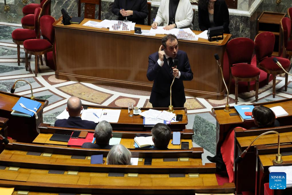 Chính phủ Pháp vượt qua 2 cuộc bỏ phiếu bất tín nhiệm