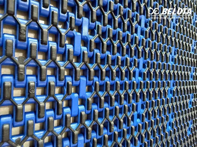 Băng tải nhựa: Giải pháp bền bỉ cho môi trường sản xuất liên tục