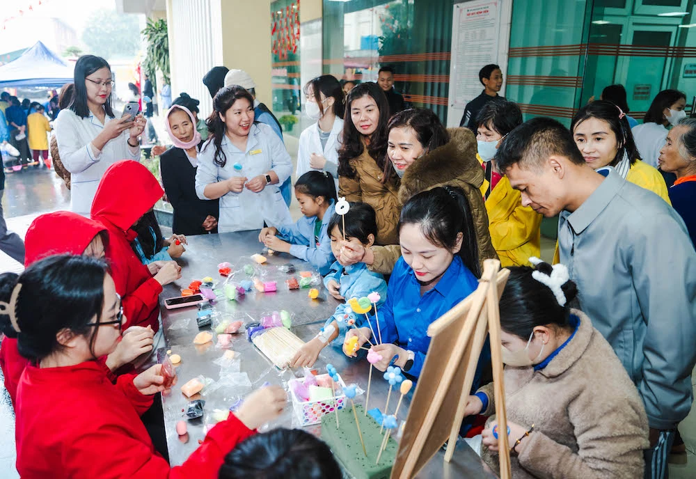 “Phiên chợ Xuân 2026” dành cho bệnh nhân tại Bệnh viện Đa khoa tỉnh Thanh Hóa