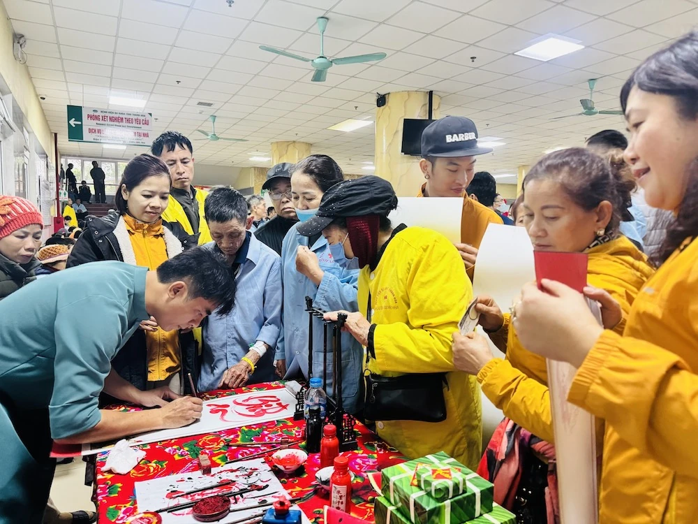 “Phiên chợ Xuân 2026” dành cho bệnh nhân tại Bệnh viện Đa khoa tỉnh Thanh Hóa