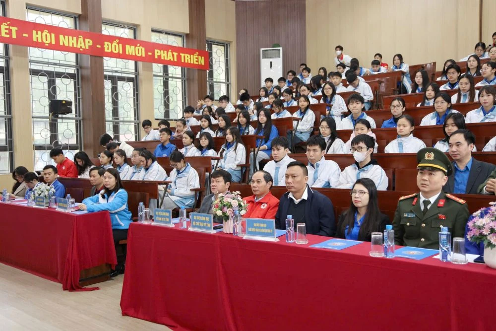 Ngày hội hiến máu tình nguyện “Chủ nhật đỏ” thu hút gần 1.000 người tham gia