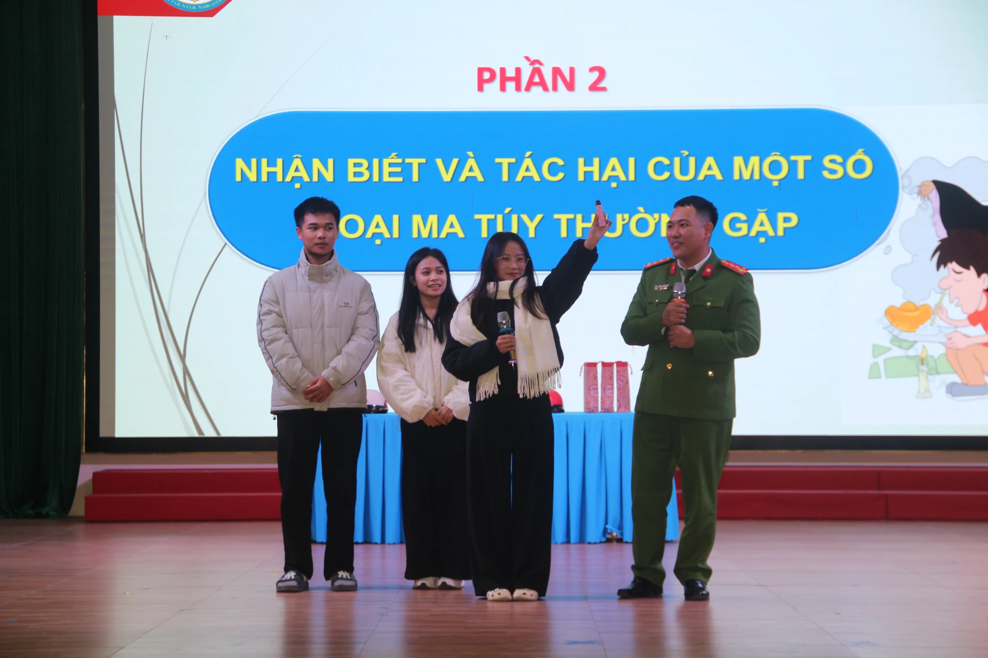 Tuyên truyền, phổ biến, giáo dục pháp luật cho học sinh, sinh viên