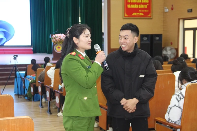 Tuyên truyền, phổ biến, giáo dục pháp luật cho học sinh, sinh viên