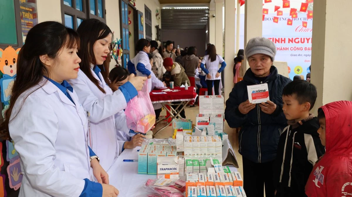 Thiết thực chương trình “Tình nguyện mùa Đông” tại xã Giao An