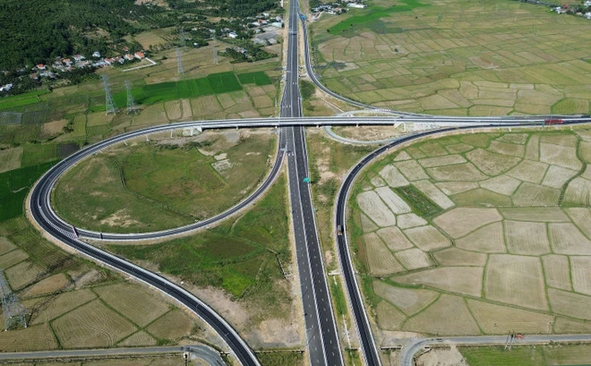 Rà soát, nâng cấp các tuyến đường bộ cao tốc đã đầu tư theo quy mô phân kỳ
