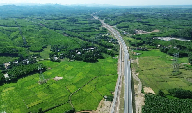 Rà soát, nâng cấp các tuyến đường bộ cao tốc đã đầu tư theo quy mô phân kỳ