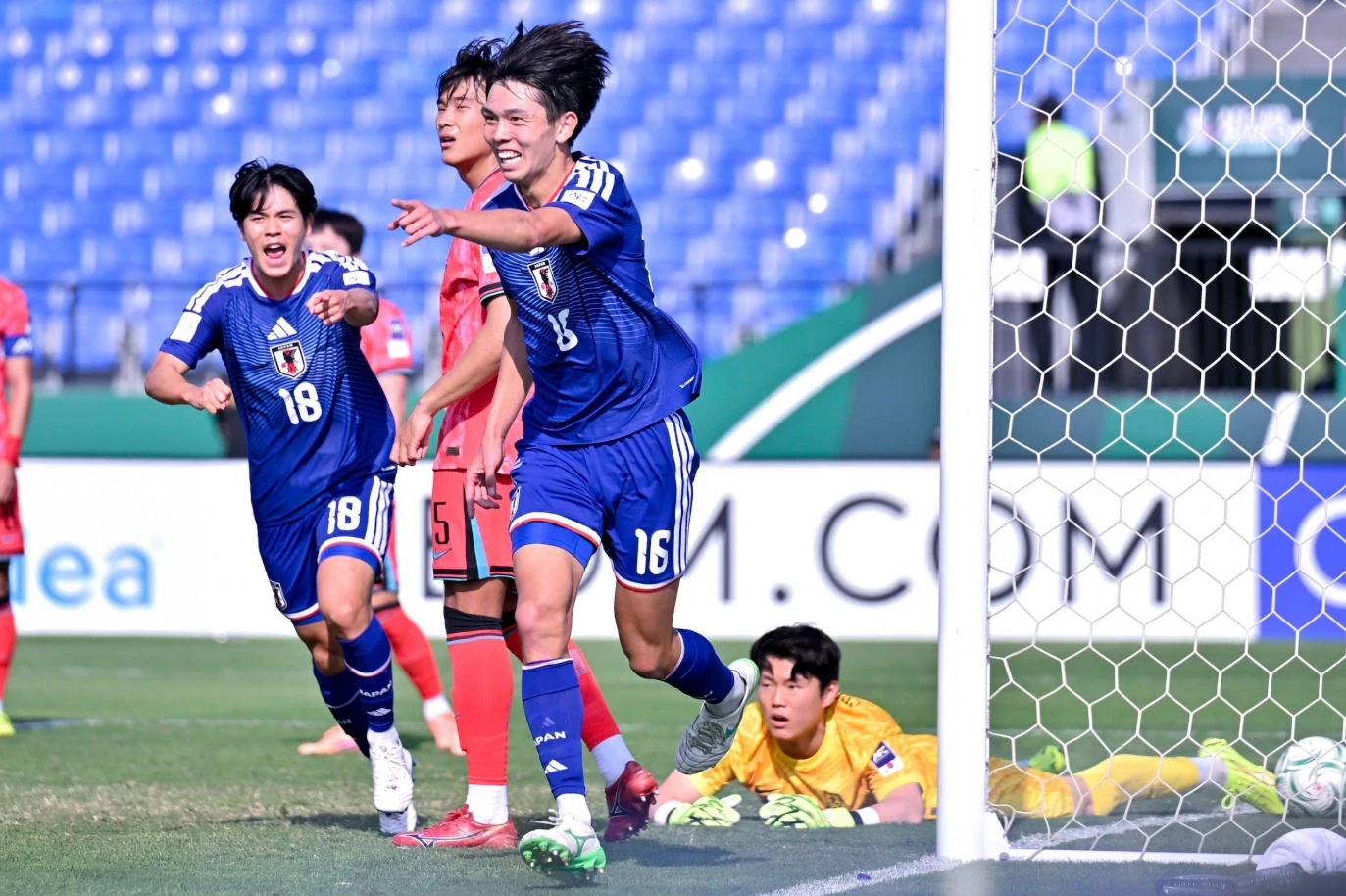 U23 Việt Nam dừng bước đầy tiếc nuối tại bán kết, Man City và PSG thảm bại tại Champions League