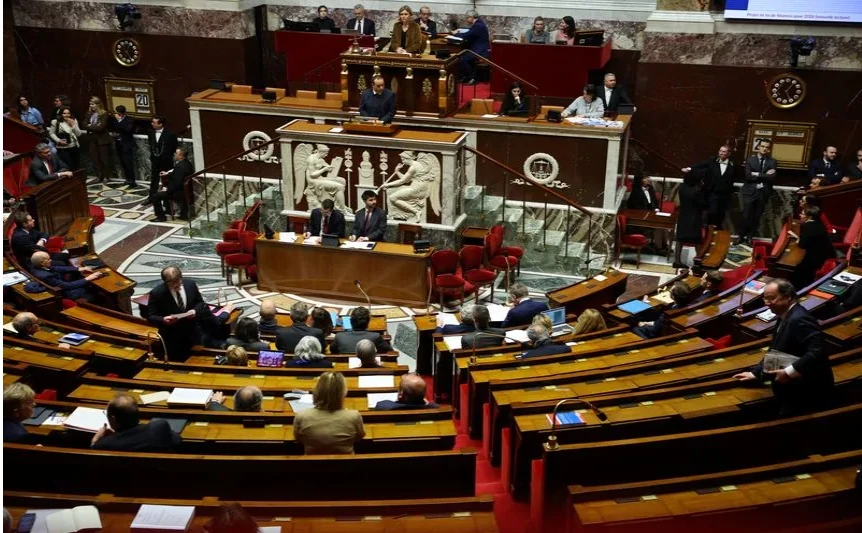 Thủ tướng Pháp kích hoạt “điều khoản đặc biệt” thông qua ngân sách, rủi ro chính trị gia tăng