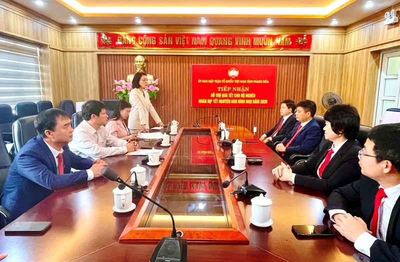 Các chi nhánh Agribank ủng hộ 4.000 suất quà Tết cho người nghèo