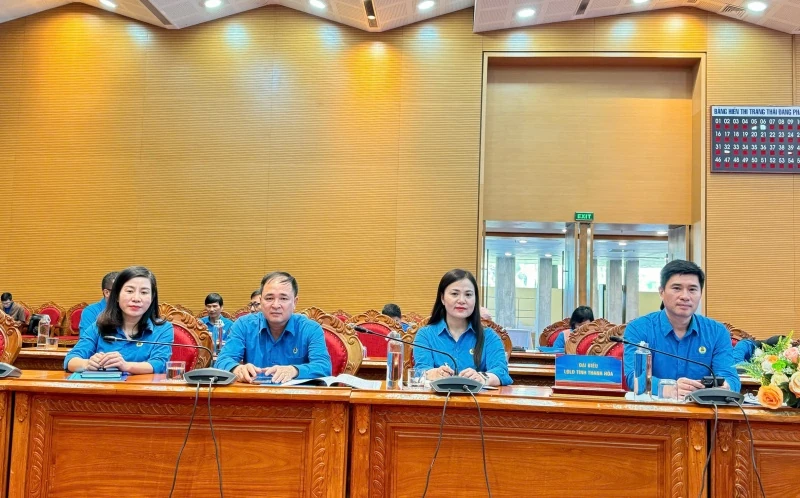 Tiếp tục đẩy mạnh các phong trào thi đua yêu nước trong đoàn viên, người lao động