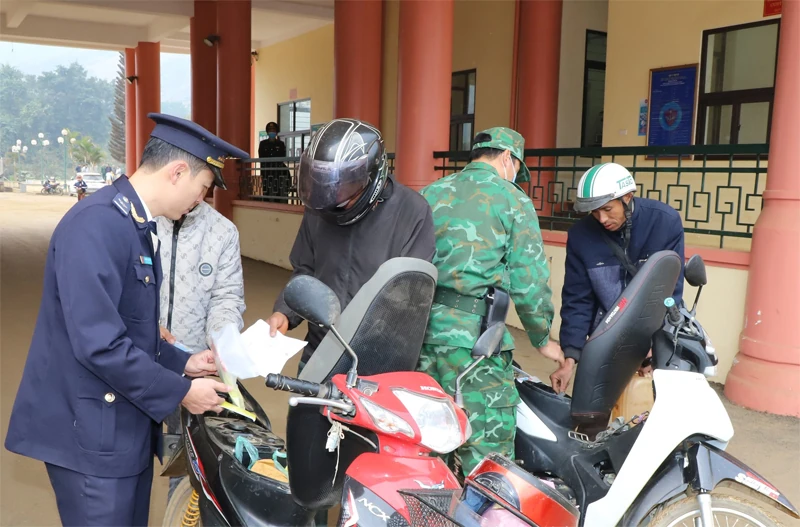 Hải quan Cửa khẩu quốc tế Na Mèo đấu tranh chống gian lận thương mại và hàng cấm