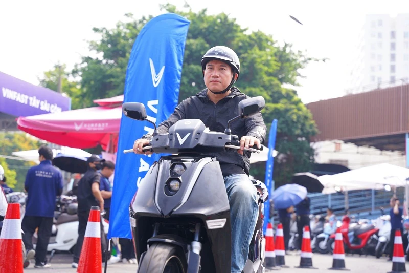 Cuối tuần này, ngày hội “Đổi xăng lấy điện” tái ngộ khách hàng ba miền với loạt ưu đãi hấp dẫn