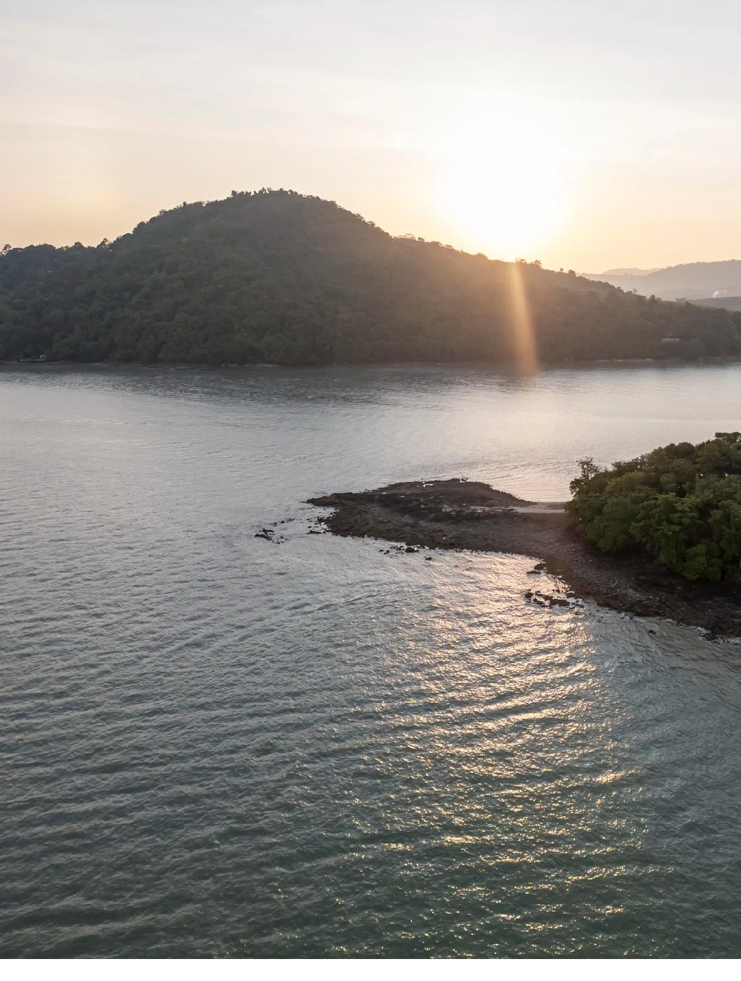 [E-Magazine]: Hiên ngang như núi, mặn mà như biển