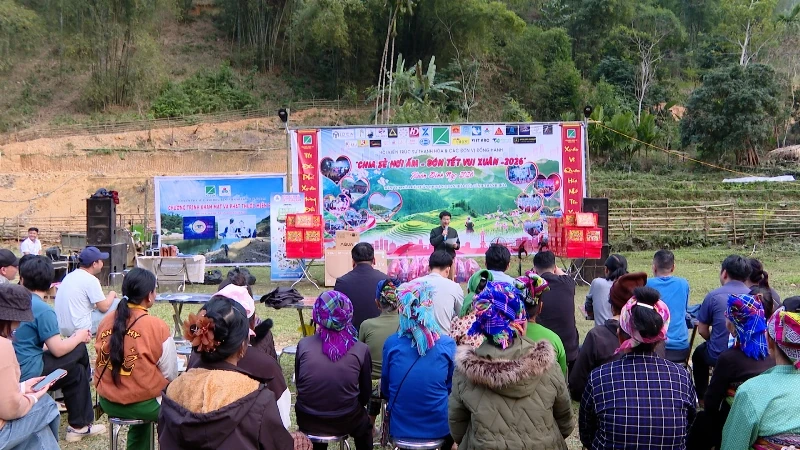 Hội Kiến trúc sư Thanh Hóa tổ chức chương trình từ thiện tại xã Phú Xuân