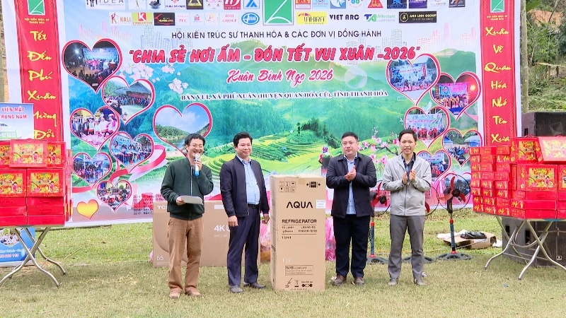 Hội Kiến trúc sư Thanh Hóa tổ chức chương trình từ thiện tại xã Phú Xuân
