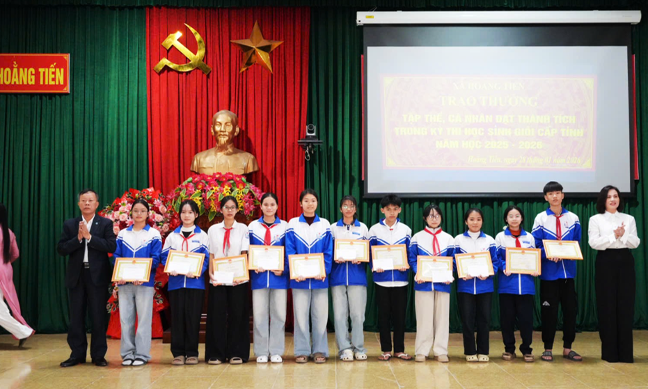 Xã Hoằng Tiến khen thưởng giáo viên, học sinh đạt thành tích cao tại kỳ thi học sinh giỏi cấp tỉnh năm học 2025-2026