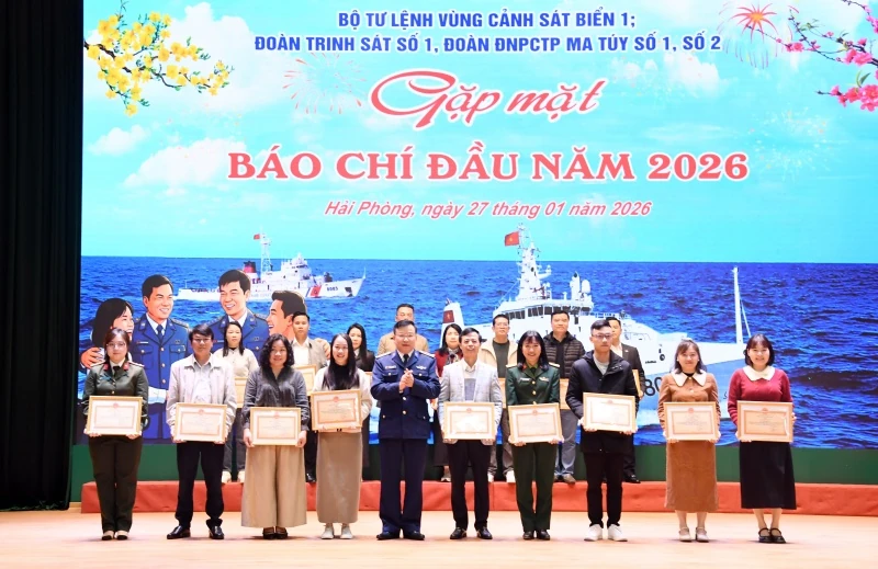 Bộ Tư lệnh Vùng Cảnh sát biển 1 gặp mặt báo chí