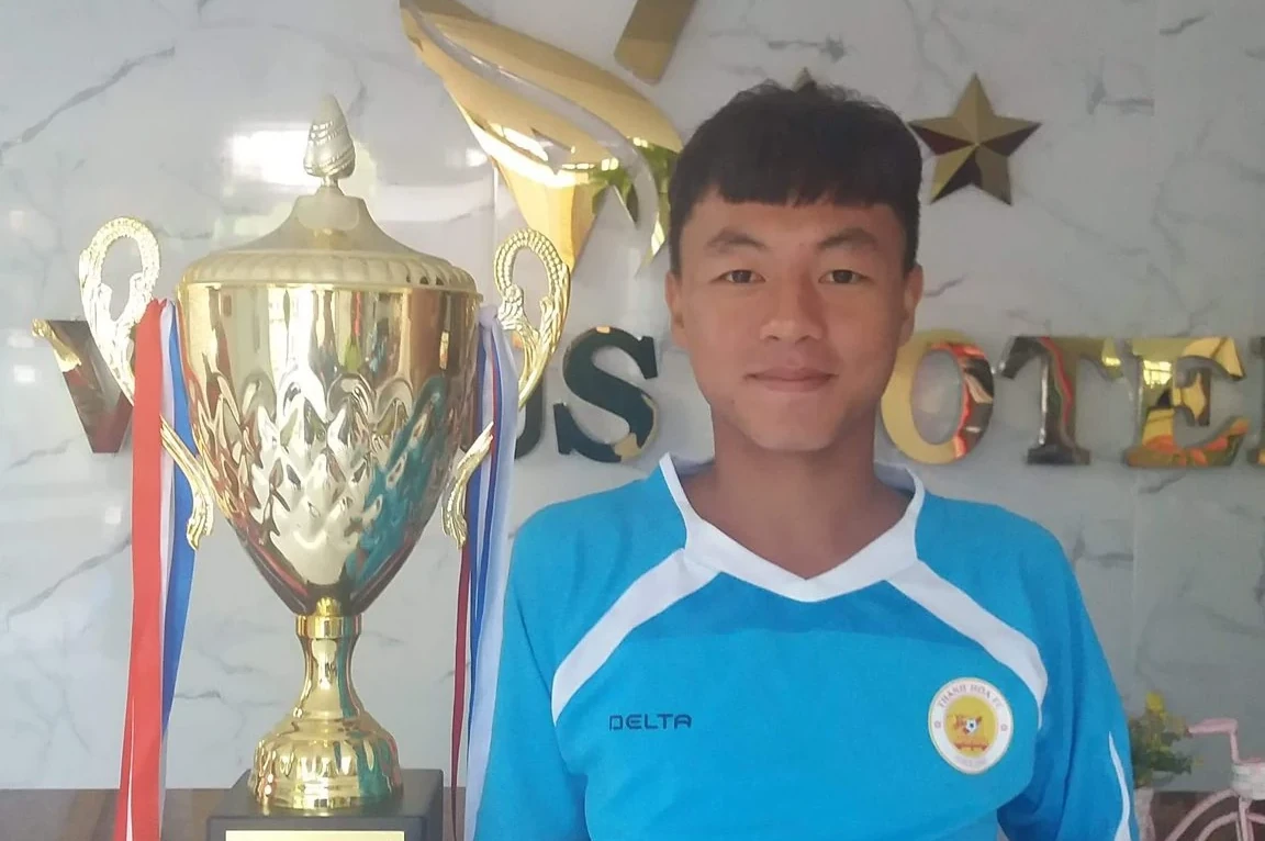 Tiền vệ Thái Sơn: Tạm biệt “thanh xuân” để bước tới chân trời mới