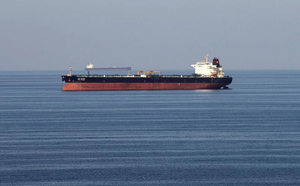 Iran siết không phận Hormuz: Tín hiệu răn đe mới trong ván cờ leo thang với Mỹ