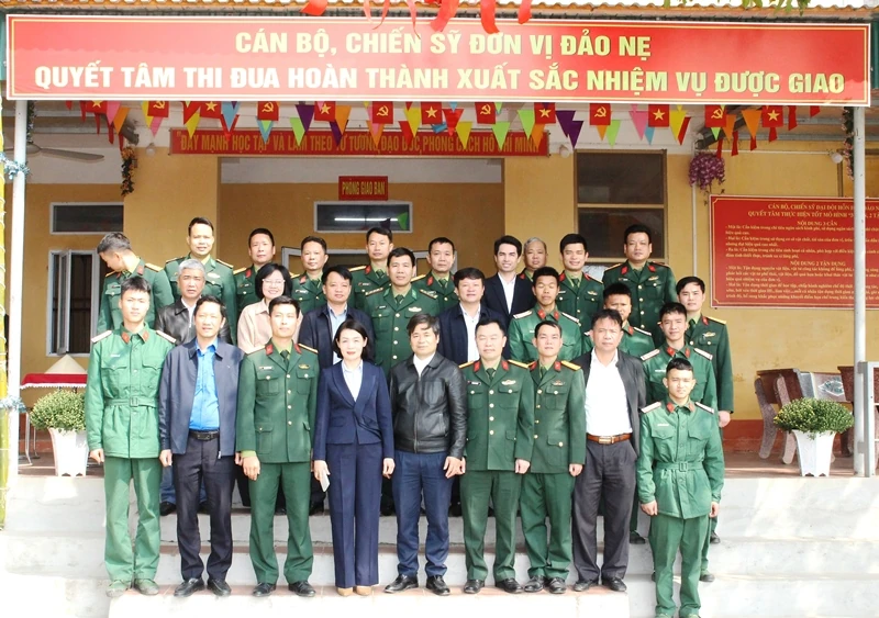 Phó Chủ tịch Thường trực Ủy ban MTTQ tỉnh kiểm tra đời sống và sản xuất của người dân một số địa phương, đơn vị