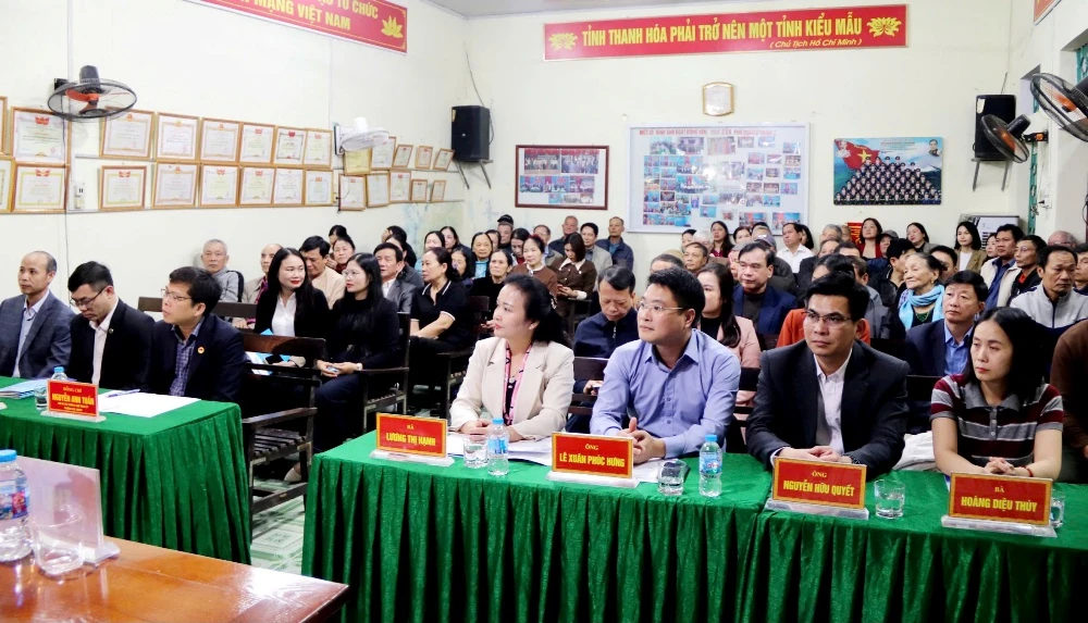 Cử tri Tổ dân phố Quang Trung 2, phường Hạc Thành thống nhất giới thiệu 6 người ứng cử đại biểu HĐND các cấp