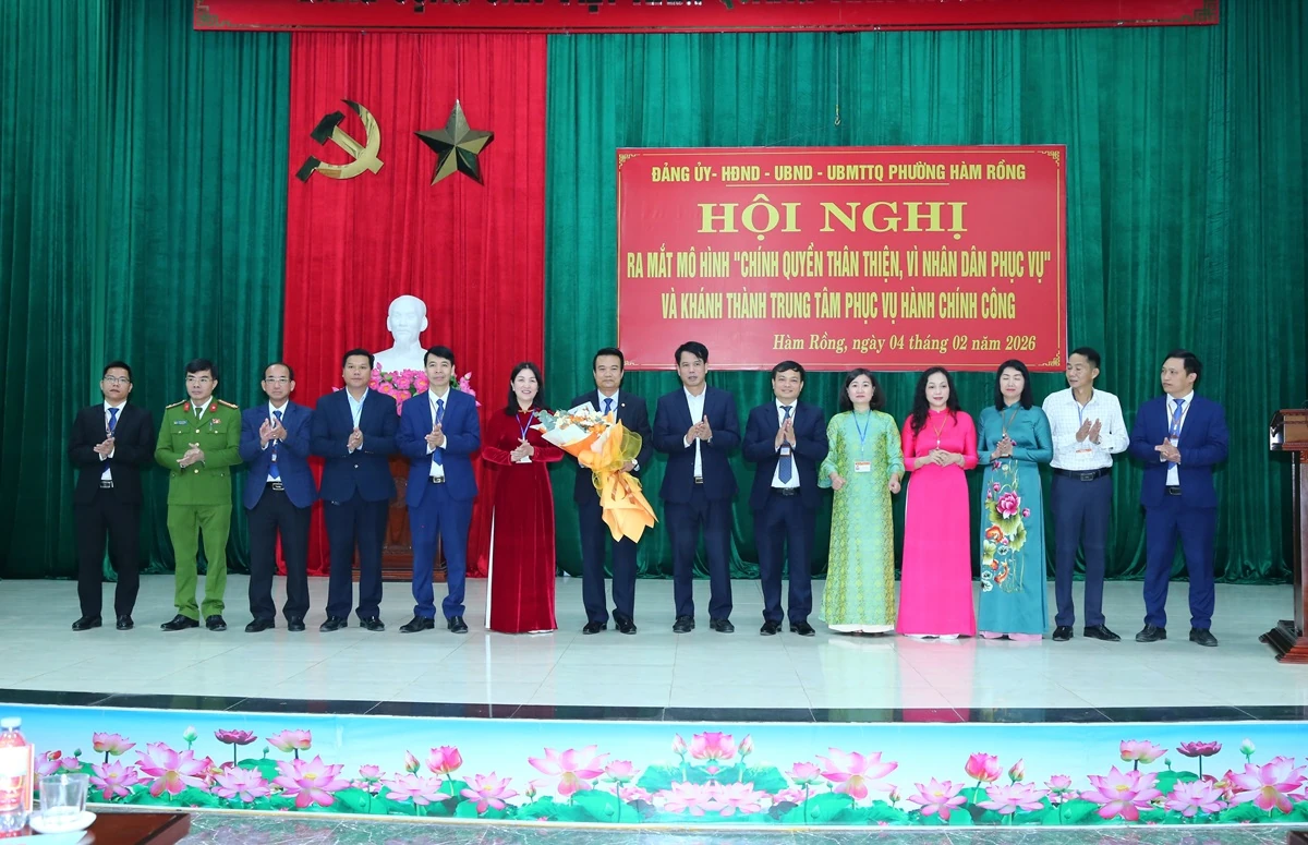 Phường Hàm Rồng ra mắt mô hình “Chính quyền thân thiện, vì Nhân dân phục vụ” 