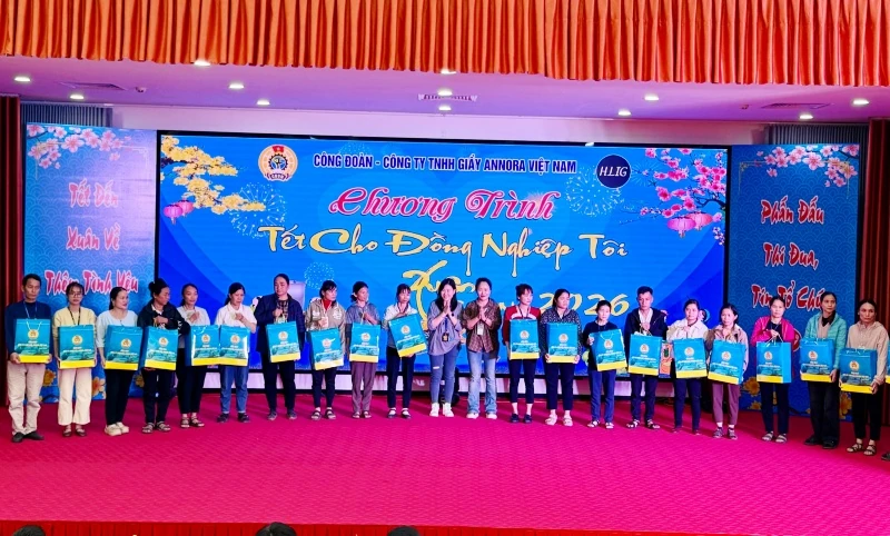 Chăm lo Tết cho đoàn viên, người lao động Công ty Giầy Annora Việt Nam
