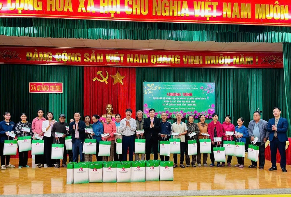 NHCSXH Thanh Hóa trao hơn 600 suất quà Tết đến hộ nghèo, gia đình chính sách