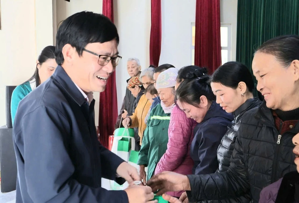 NHCSXH Thanh Hóa trao hơn 600 suất quà Tết đến hộ nghèo, gia đình chính sách