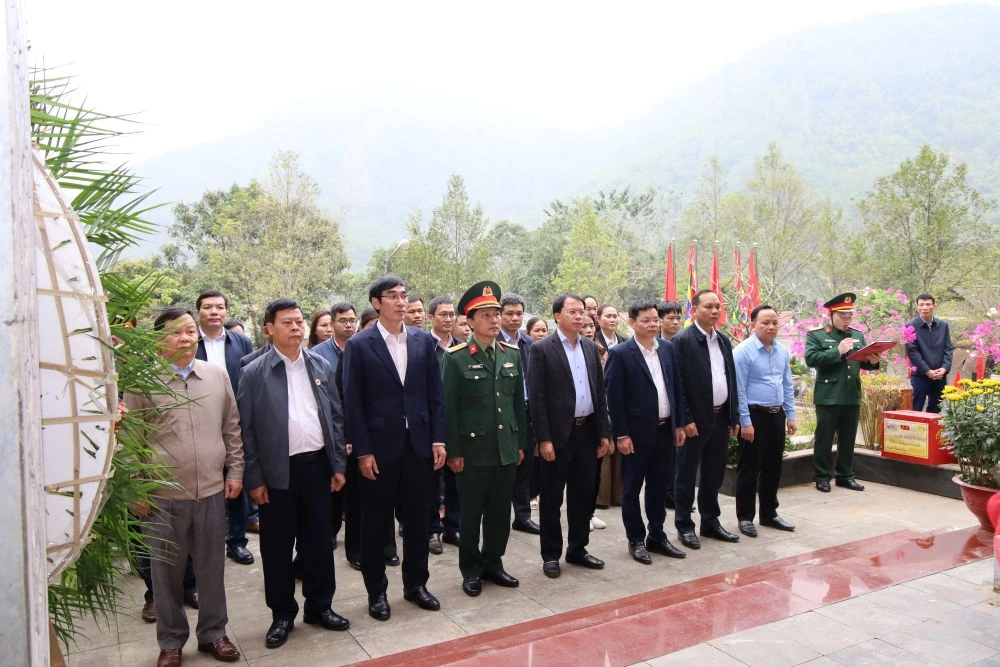 Trưởng Ban Nội chính Tỉnh ủy Nguyễn Ngọc Tiến kiểm tra tình hình sản xuất và đời sống Nhân dân các xã Phú Lệ, Hồi Xuân