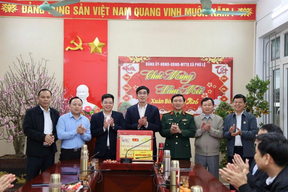 Trưởng Ban Nội chính Tỉnh ủy Nguyễn Ngọc Tiến kiểm tra tình hình sản xuất và đời sống Nhân dân các xã Phú Lệ, Hồi Xuân