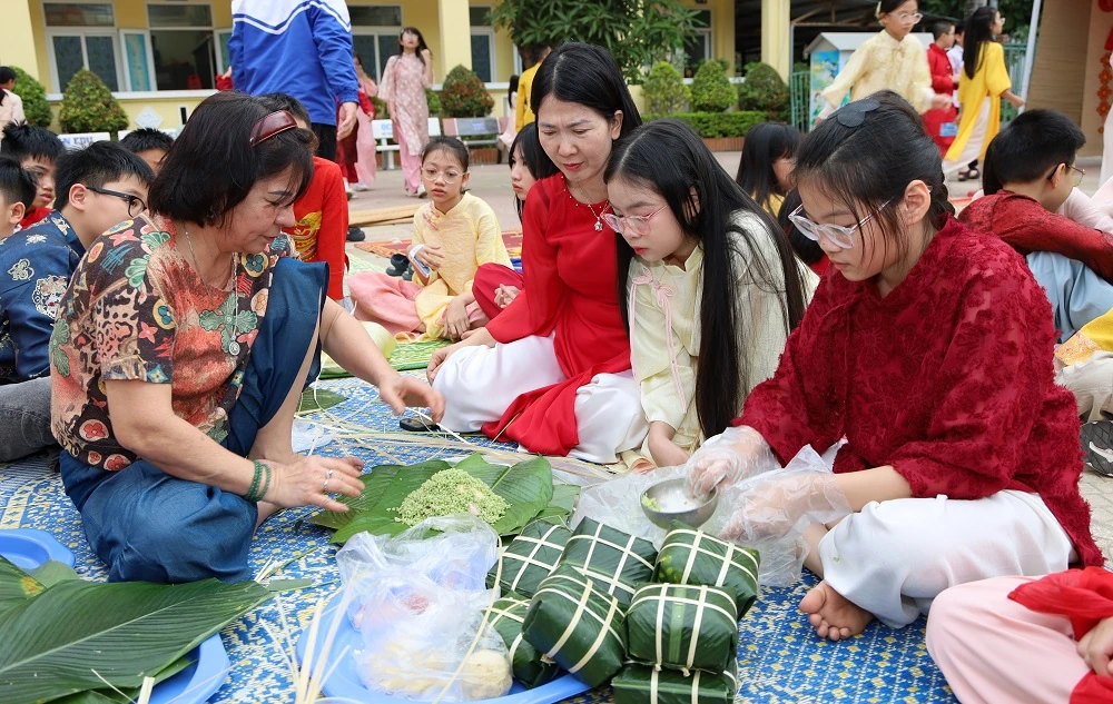 Sôi nổi trải nghiệm Tết cổ truyền tại trường học
