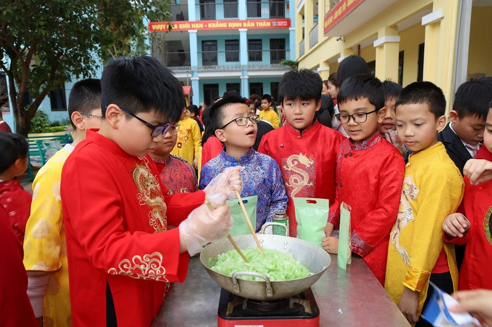 Sôi nổi trải nghiệm Tết cổ truyền tại trường học