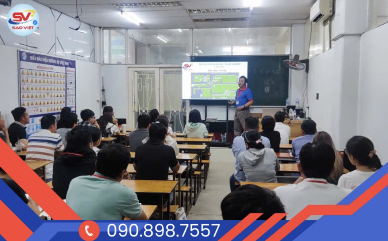 Review trường dạy lái xe Sao Việt: Có nên đăng ký học?