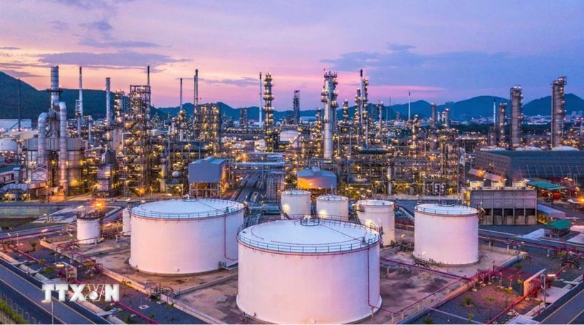 OPEC+ chính thức tạm ngưng tăng sản lượng dầu đến hết quý 1 năm 2026