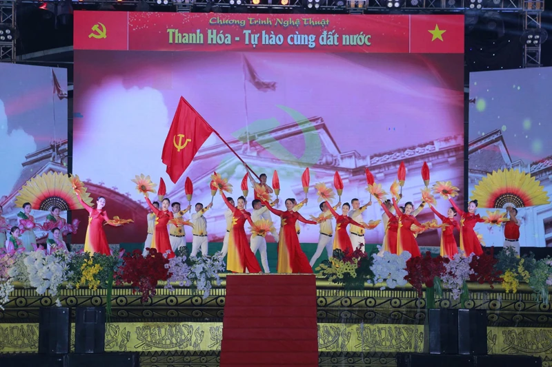 Đảng ta là hiện thân cho trí tuệ và danh dự của cả dân tộc!